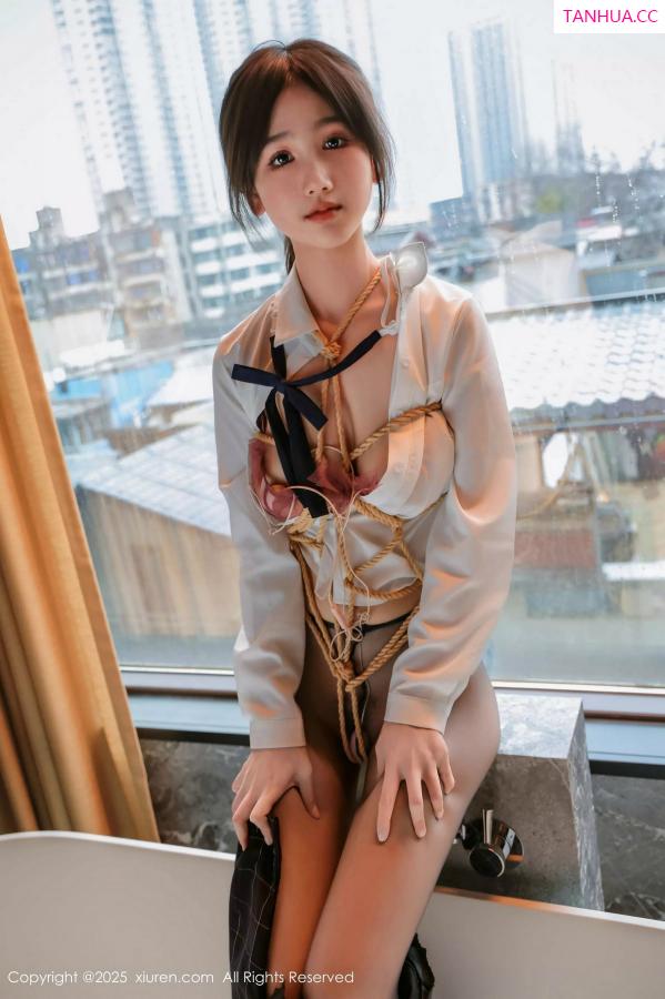   [XiuRen]高清写真图 2025.02.28 No.9949 奶芙乔乔 美腿黑丝第46张图片